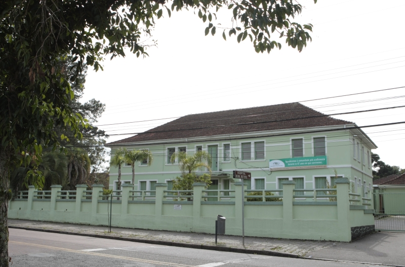 Antigo prédio do Hospital Psiquiátrico Bom Retiro, demolido em 2012. Foto: Aniele Nascimento/Gazeta do Povo Antigo prédio do Hospital Psiquiátrico Bom Retiro, demolido em 2012. Foto: Aniele Nascimento/Gazeta do Povo