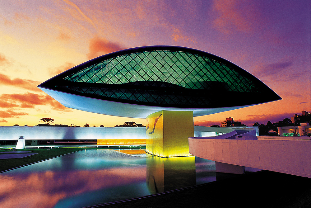 Fotógrafos lançam livro que retrata a arquitetura e a biodiversidade de Curitiba Foto: Carlos Renato Fernandes