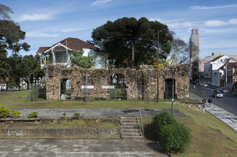 A história das “falsas” Ruínas de São Francisco, marco na paisagem de Curitiba A história das “falsas” Ruínas de São Francisco, marco na paisagem de Curitiba