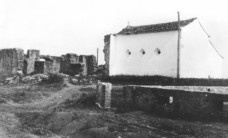 Parte da capela mais antiga e ruinas ao lado, no alto de São Francisco(1912). Parte da capela mais antiga e ruinas ao lado, no alto de São Francisco(1912).