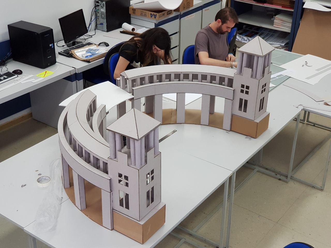Projeto da Universidade Positivo vai aplicar tecnologia em maquetes táteis para deficientes visuais em pontos turísticos de Curitiba. Foto: Geucimar Brilhador Projeto da Universidade Positivo vai aplicar tecnologia em maquetes táteis para deficientes visuais em pontos turísticos de Curitiba. Foto: Geucimar Brilhador