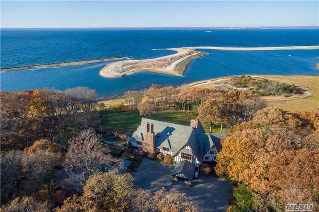 A casa fica na vila de Lloyd Harbor, no estado de Nova York. Fotos: Reprodução/Laffey Real Estate