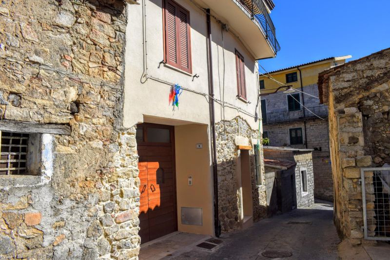 Quer mudar para a Europa? Cidade do interior da Itália vende casas históricas por 1 euro Quer mudar para a Europa? Cidade do interior da Itália vende casas históricas por 1 euro