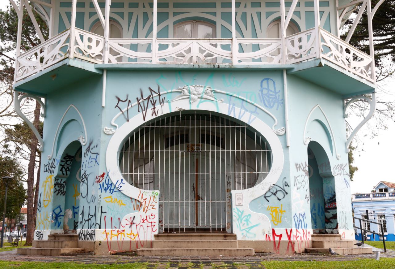 Em 2017, a prefeitura de Curitiba liberou mais de R$ 1 milhão para a restauração do Belvedere. Foto: Aniele Nascimento/Gazeta do Povo Em 2017, a prefeitura de Curitiba liberou mais de R$ 1 milhão para a restauração do Belvedere. Foto: Aniele Nascimento/Gazeta do Povo