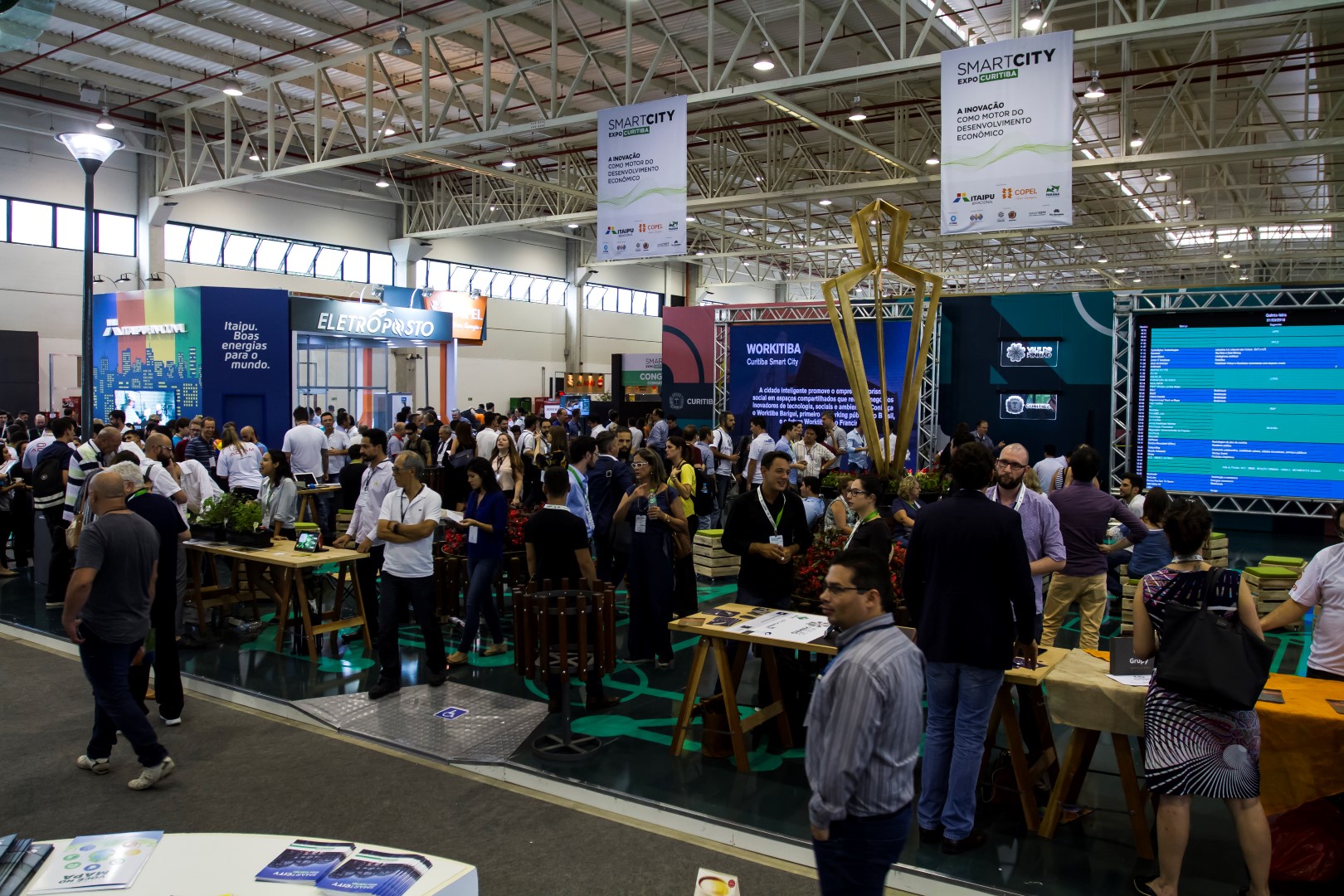 Espaço destinando ao Vale do Pinhão durante o Smart City Expo Curitiba. Foto: Ana Gabriella Amorim / Gazeta do Povo Espaço destinando ao Vale do Pinhão durante o Smart City Expo Curitiba. Foto: Ana Gabriella Amorim / Gazeta do Povo