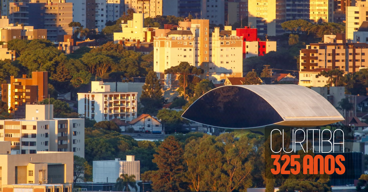 O museu ocupa uma área nobre em meio ao Centro Cívico de Curitiba. Foto: Hugo Harada/Gazeta do Povo