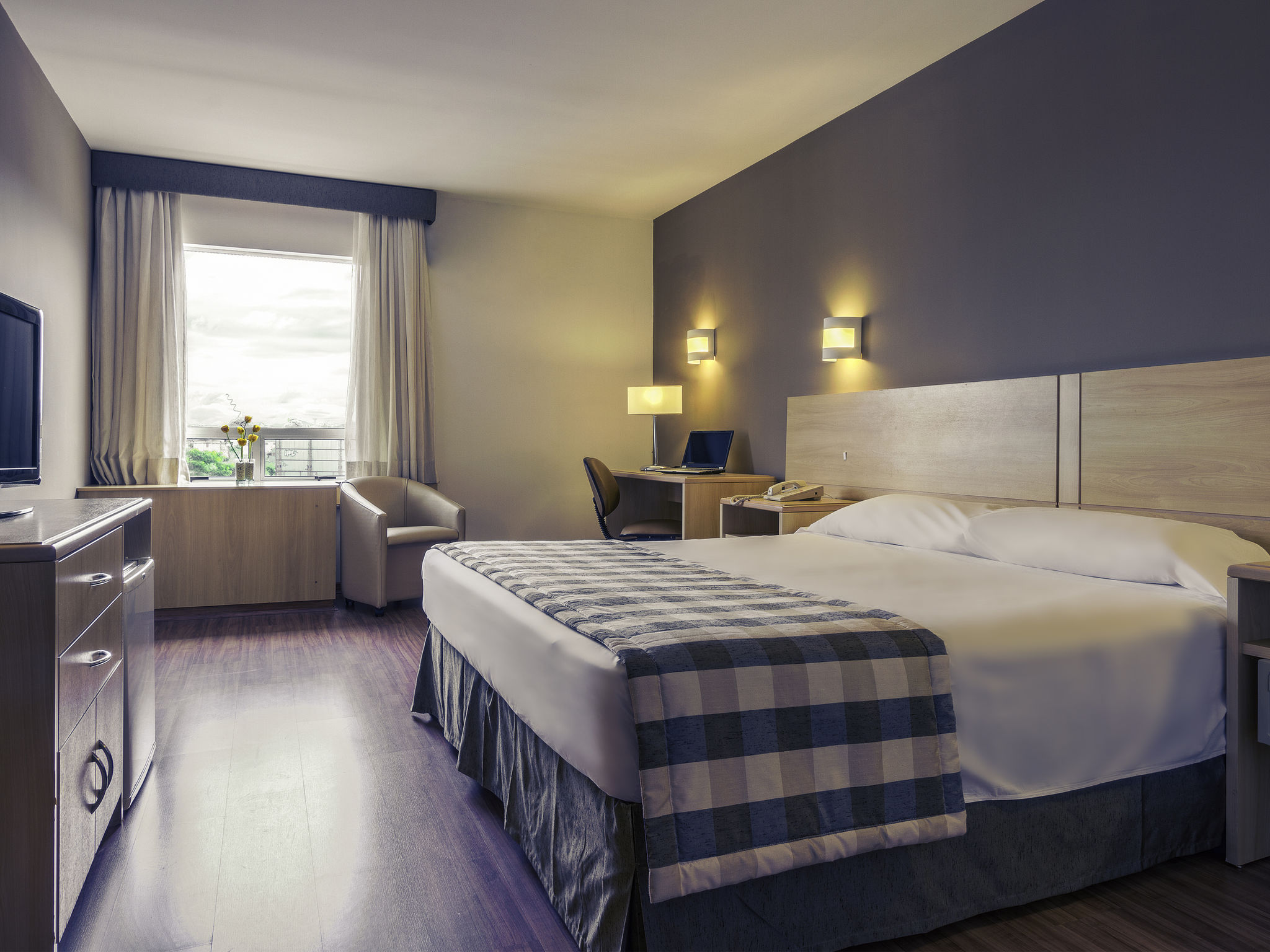 https://www.accorhotels.com/B207 https://www.accorhotels.com/B207