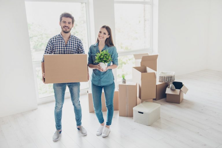 Minúcia na checagem e fazer sem pressa é uma das principais dicas para consumidores que pegam a chave do novo imóvel. Foto: Bigstock