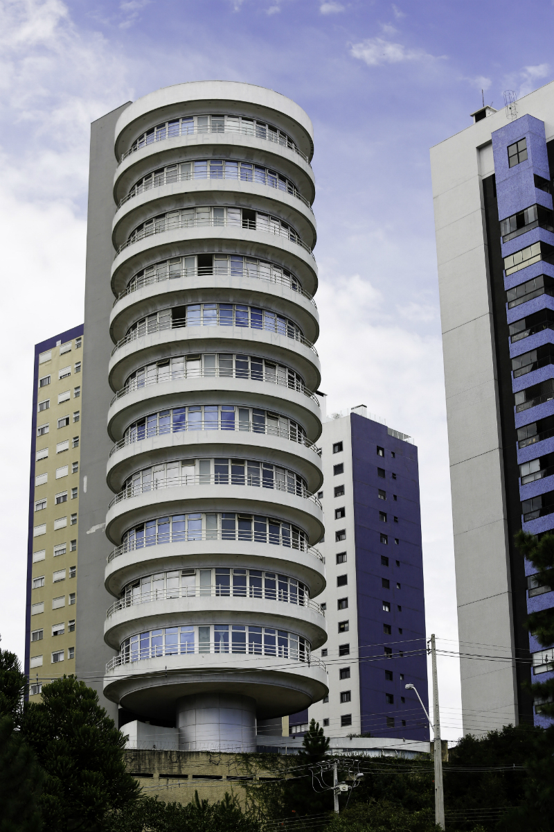 O Suite Vollard é um marco na paisagem de Curitiba e reúne um sem número de lendas urbanas. Foto: Foto: Marco Charneski / Tribuan do Paraná O Suite Vollard é um marco na paisagem de Curitiba e reúne um sem número de lendas urbanas. Foto: Foto: Marco Charneski / Tribuan do Paraná