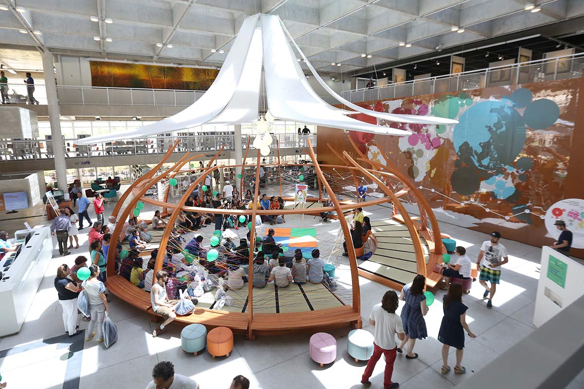 Construída em antigo lixão, biblioteca brasileira concorre a prêmio de melhor do mundo Construída em antigo lixão, biblioteca brasileira concorre a prêmio de melhor do mundo