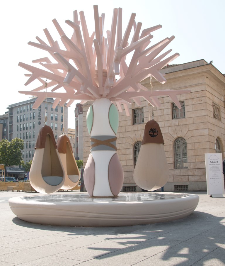 Conhecida por criações exuberantes, jovem italiana é o grande novo nome do design mundial Conhecida por criações exuberantes, jovem italiana é o grande novo nome do design mundial