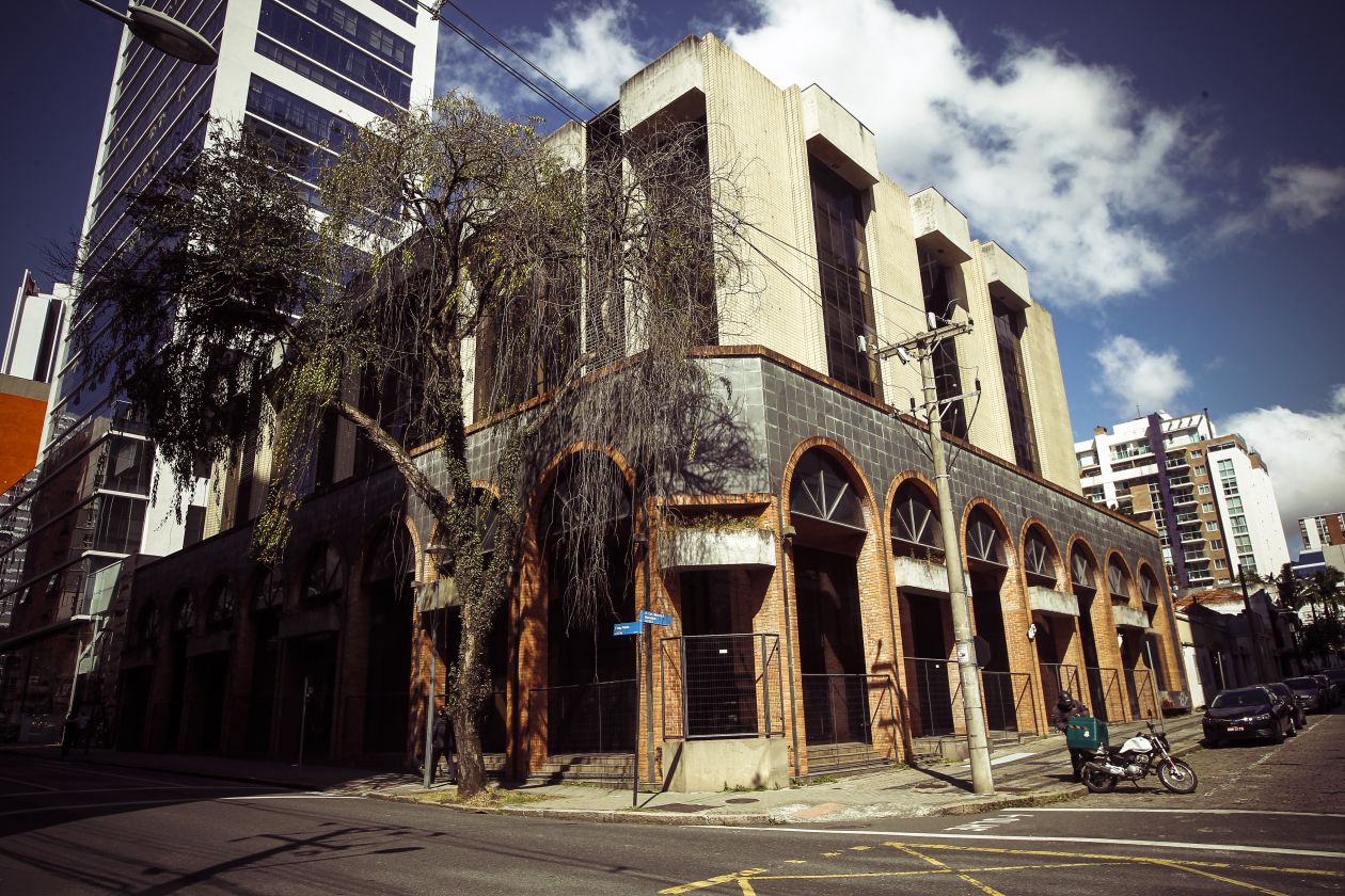 Prédio localizado na Rua Coronel Menna Barreto Monteclaro, 423, é sede da próxima edição da Casa Cor Paraná. Foto: André Rodrigues/Gazeta do Povo
