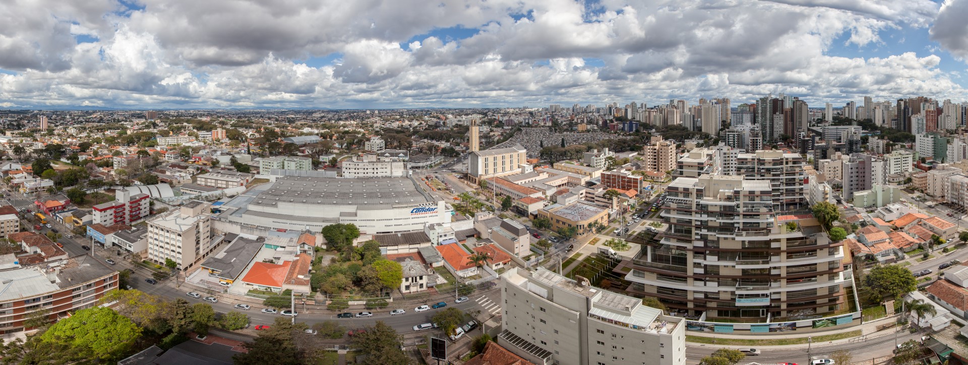 Vista panorâmica do prédio tradicional do Água Verde. Foto: Fernando Zequinão / Gazeta do Povo Vista panorâmica do prédio tradicional do Água Verde. Foto: Fernando Zequinão / Gazeta do Povo