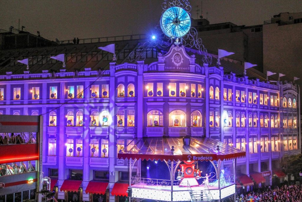 Ícone do Natal curitibano, Palácio Avenida quase foi demolido na década de 1970 Foto: Gazeta do Povo/Arquivo