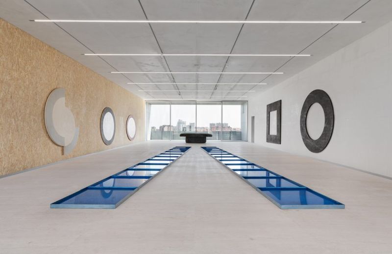Veduta di “Atlas”, na exposição permanente da Fondazione Prada. Foto: Delfino Sisto Legnani e Marco Cappelletti/ Divulgação Veduta di “Atlas”, na exposição permanente da Fondazione Prada. Foto: Delfino Sisto Legnani e Marco Cappelletti/ Divulgação