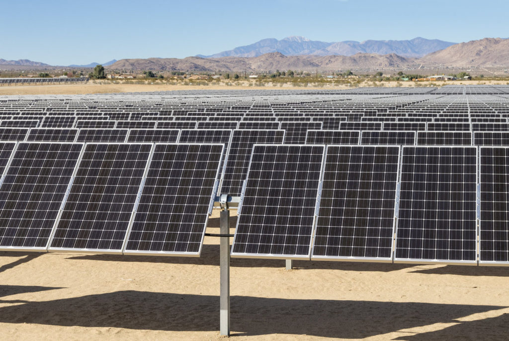 Painéis fotovoltaicos passam a ser exigidos por lei em novas residências nos Estados Unidos Foto: Creative Commons