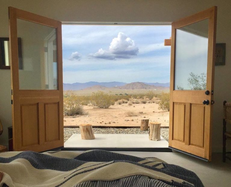 Entre as casas e paisagens mais curtidas no Instagram do Airbnb está esta cabana dos anos 1950, na Califórnia, Estados Unidos. Fotos: Divulgação / Airbnb