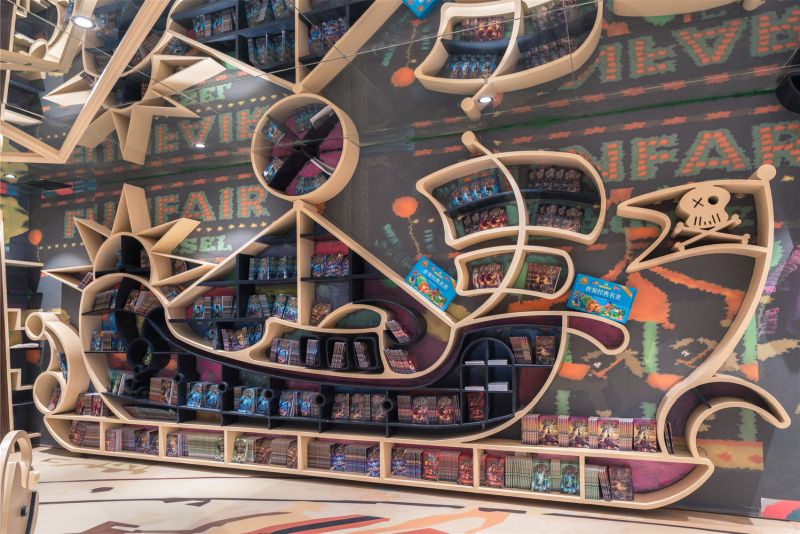 Livraria chinesa usa espelhos no teto para criar ambientes além da imaginação Livraria chinesa usa espelhos no teto para criar ambientes além da imaginação