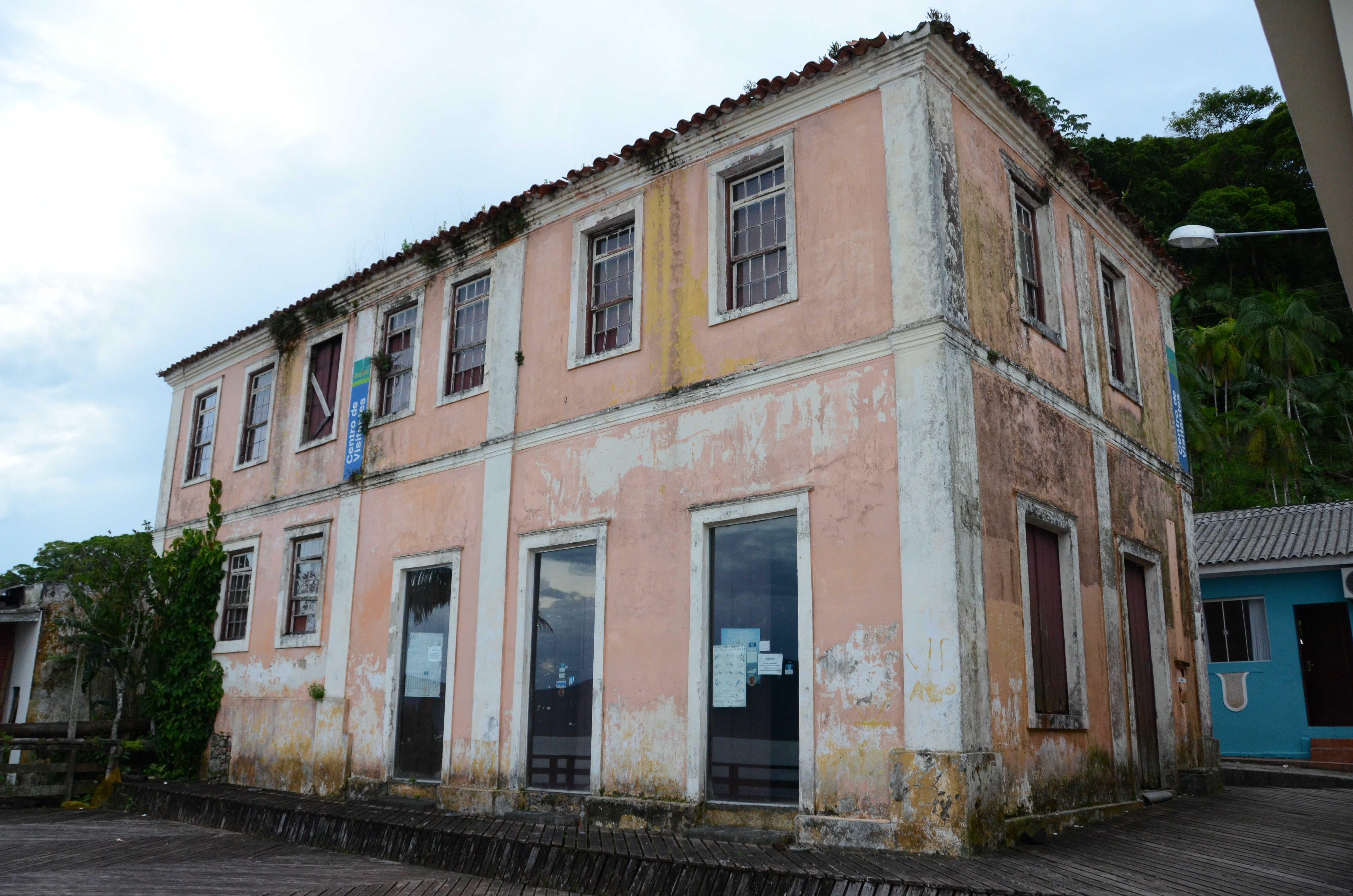 Casarão histórico de Guaraqueçaba está interditado desde 2015. Foto: Vivian Faria/Gazeta do Povo