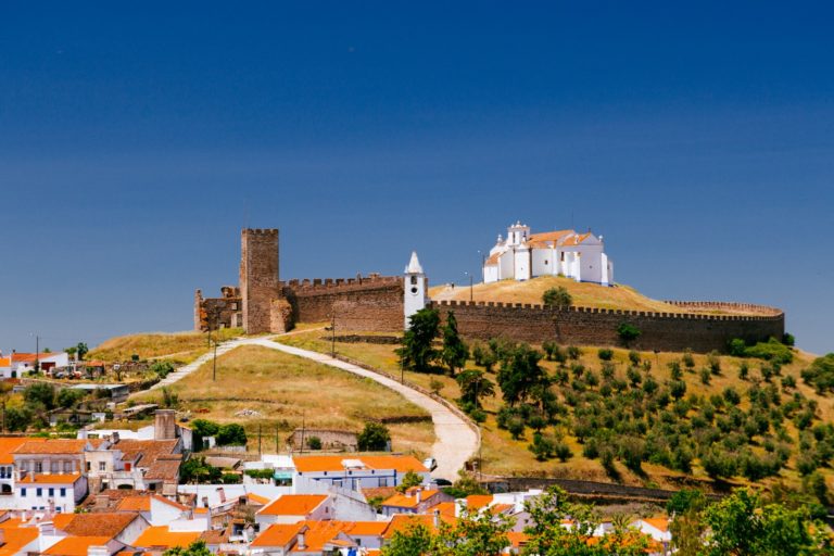 Castelo de Arraiolos, em uma das vilas do Alentejo. Foto: Turismo do Alentejo / Divulgação