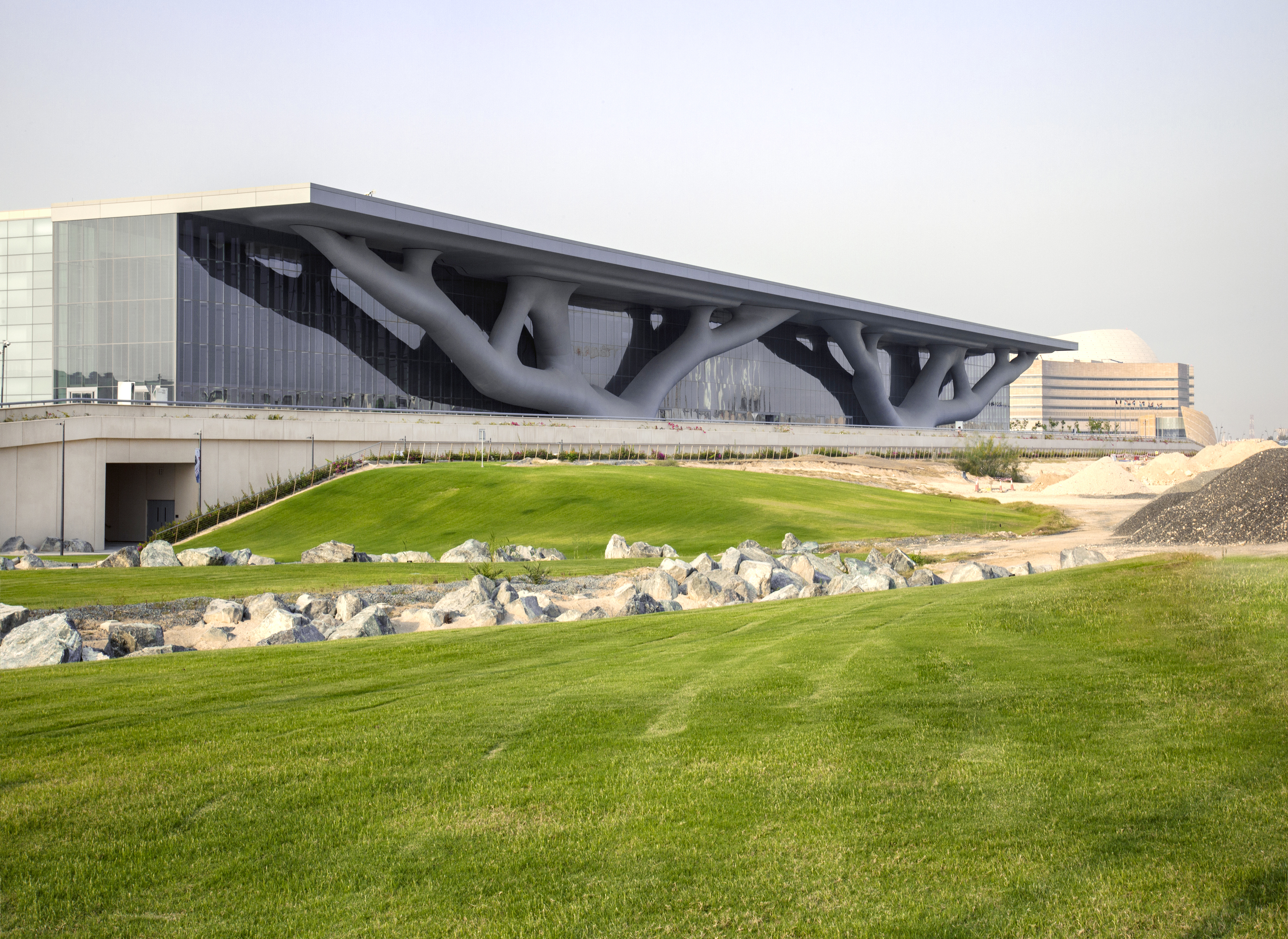 Centro Nacional de Convenções do Catar, em Doha. Obra concluída em 2011. Foto: Hisao Suzuki / Pritzker Prize / Divulgação Centro Nacional de Convenções do Catar, em Doha. Obra concluída em 2011. Foto: Hisao Suzuki / Pritzker Prize / Divulgação