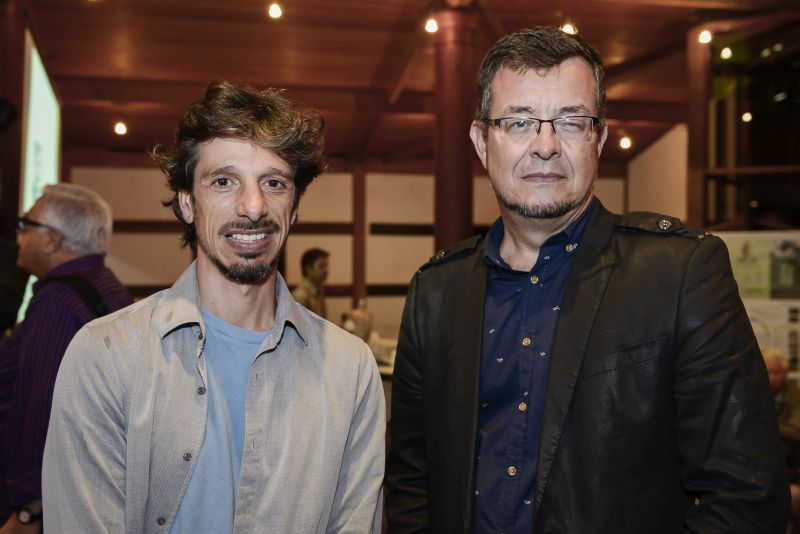 Os designers Guido Dezordi e Aulio Zanbenedetti. Foto: Leticia Akemi Os designers Guido Dezordi e Aulio Zanbenedetti. Foto: Leticia Akemi