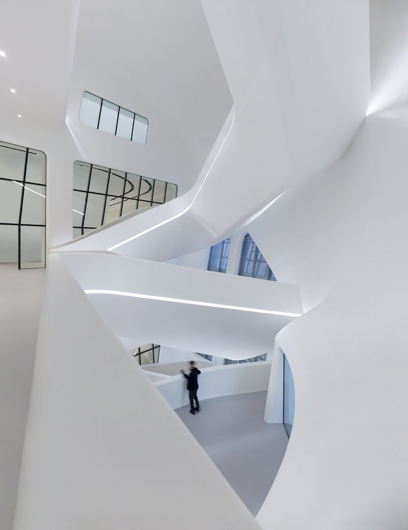 Cenário futurista de ‘Pantera Negra’ foi inspirado em obras de Zaha Hadid Cenário futurista de ‘Pantera Negra’ foi inspirado em obras de Zaha Hadid