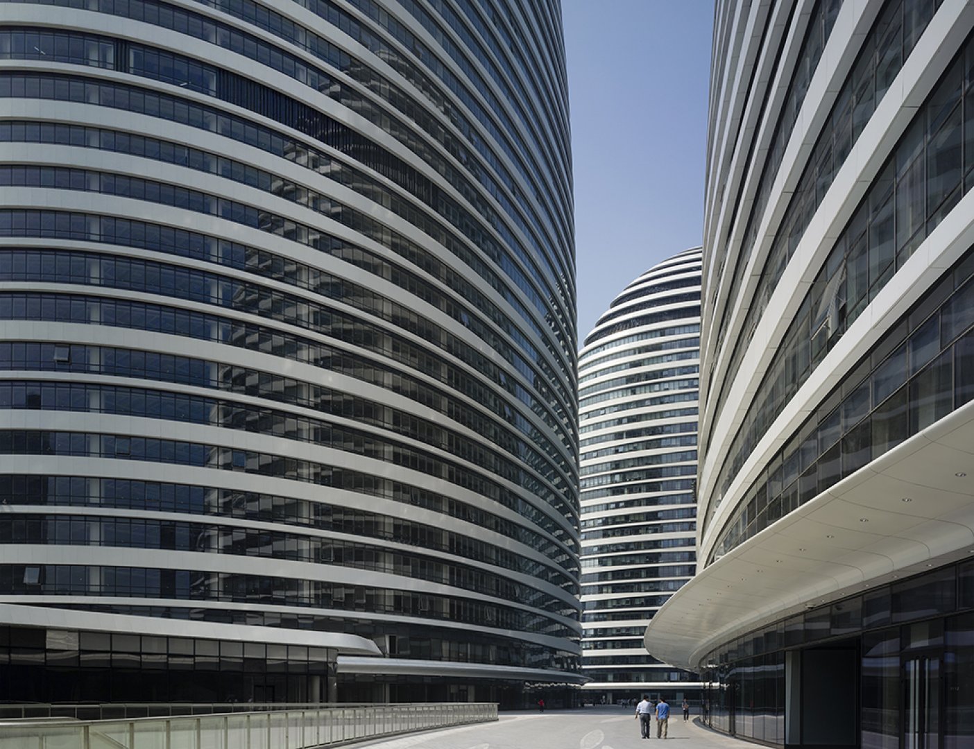 Cenário futurista de ‘Pantera Negra’ foi inspirado em obras de Zaha Hadid Cenário futurista de ‘Pantera Negra’ foi inspirado em obras de Zaha Hadid