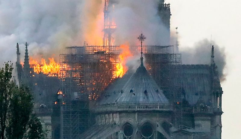 Catedral de Notre-Dame em chamas. Foto: Francois Guillot/ AFP Catedral de Notre-Dame em chamas. Foto: Francois Guillot/ AFP