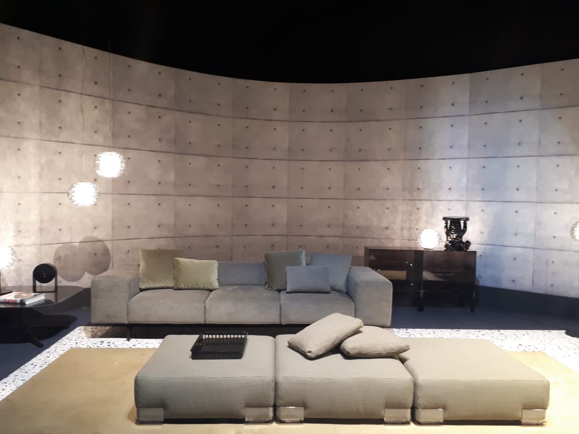 20 composições de Milão 2019 garantem que vai ter cor na decoração; você só precisa escolher a intensidade 20 composições de Milão 2019 garantem que vai ter cor na decoração; você só precisa escolher a intensidade