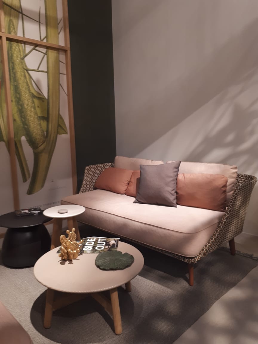 20 composições de Milão 2019 garantem que vai ter cor na decoração; você só precisa escolher a intensidade 20 composições de Milão 2019 garantem que vai ter cor na decoração; você só precisa escolher a intensidade