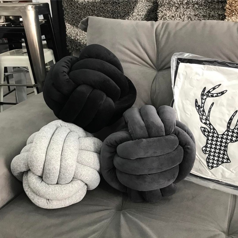 Faça você mesmo: almofada de nó, uma peça curinga para decoração Faça você mesmo: almofada de nó, uma peça curinga para decoração