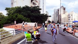 6 desafios para o Parque Minhocão se tornar realidade e ajudar a transformar o Centro de São Paulo Imagem: Jaime Lerner Arquitetos Associados/Divulgação