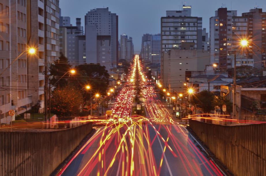 Avenida Visconde de Guarapuava no horário de rush. Fotos: Jean Carlo Piovezan / Divulgação Avenida Visconde de Guarapuava no horário de rush. Fotos: Jean Carlo Piovezan / Divulgação