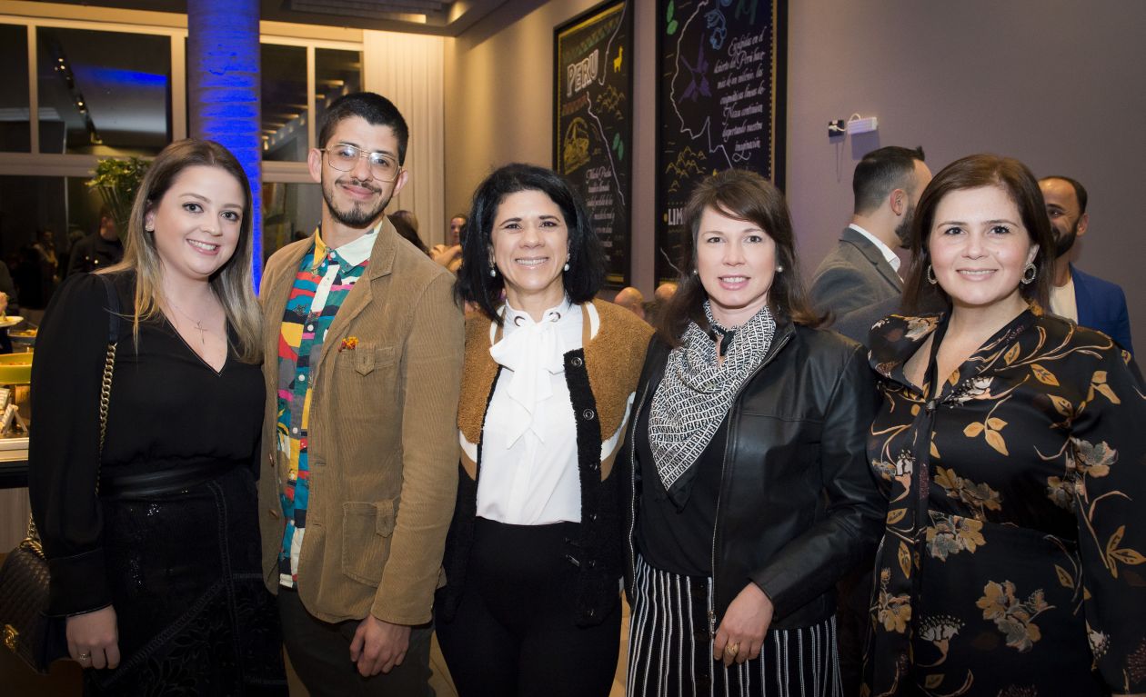 Bruna Souza, João Miguel Santana, Luciana Gibaile, Nathalia Silva e Neliza Ferraz. Bruna Souza, João Miguel Santana, Luciana Gibaile, Nathalia Silva e Neliza Ferraz.