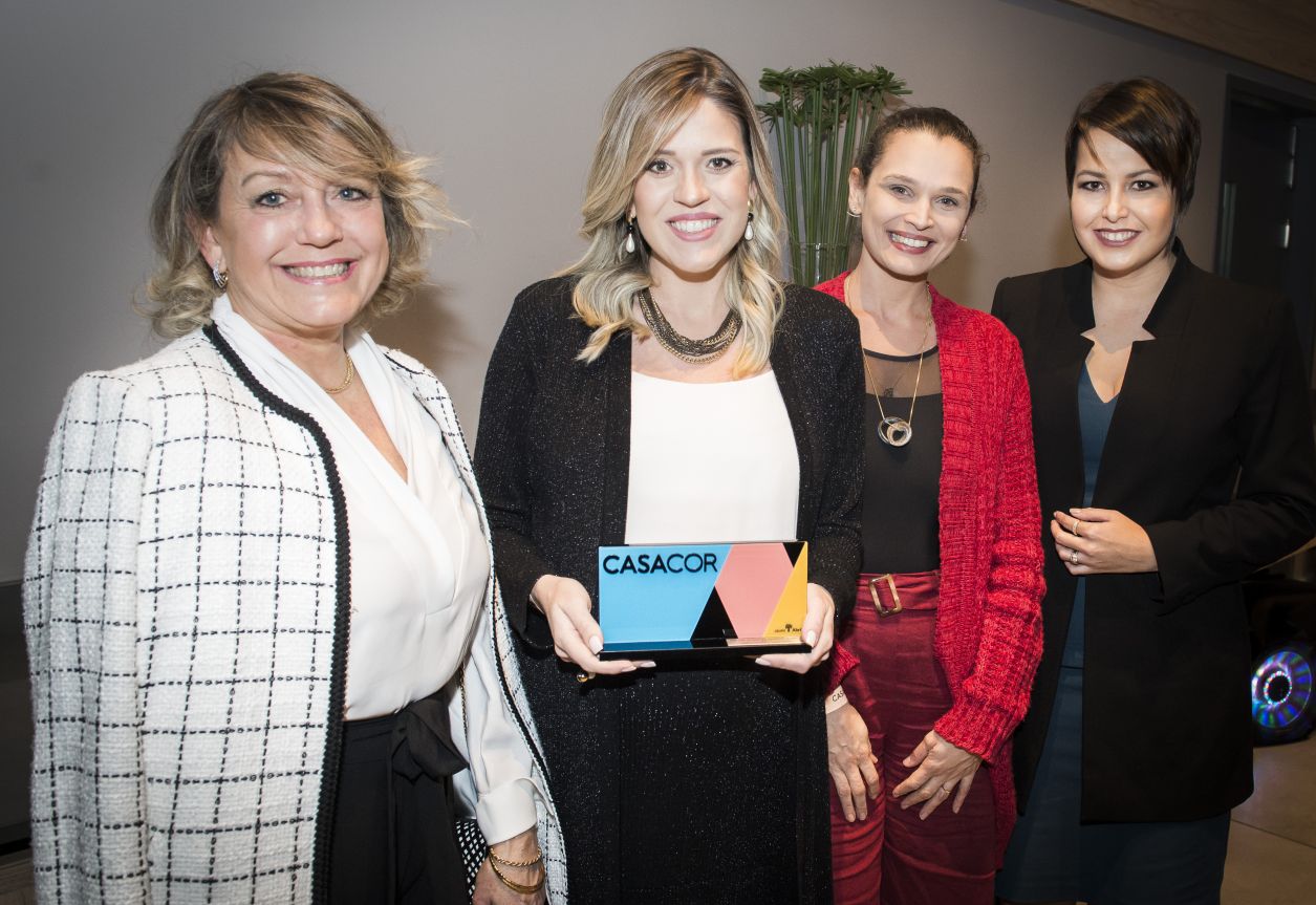A designer Marilis Heimbecker Marques, a arquiteta Juliana Marques, a editora de HAUS Daliane Nogueira e a arquiteta Roberta Lanza. A designer Marilis Heimbecker Marques, a arquiteta Juliana Marques, a editora de HAUS Daliane Nogueira e a arquiteta Roberta Lanza.