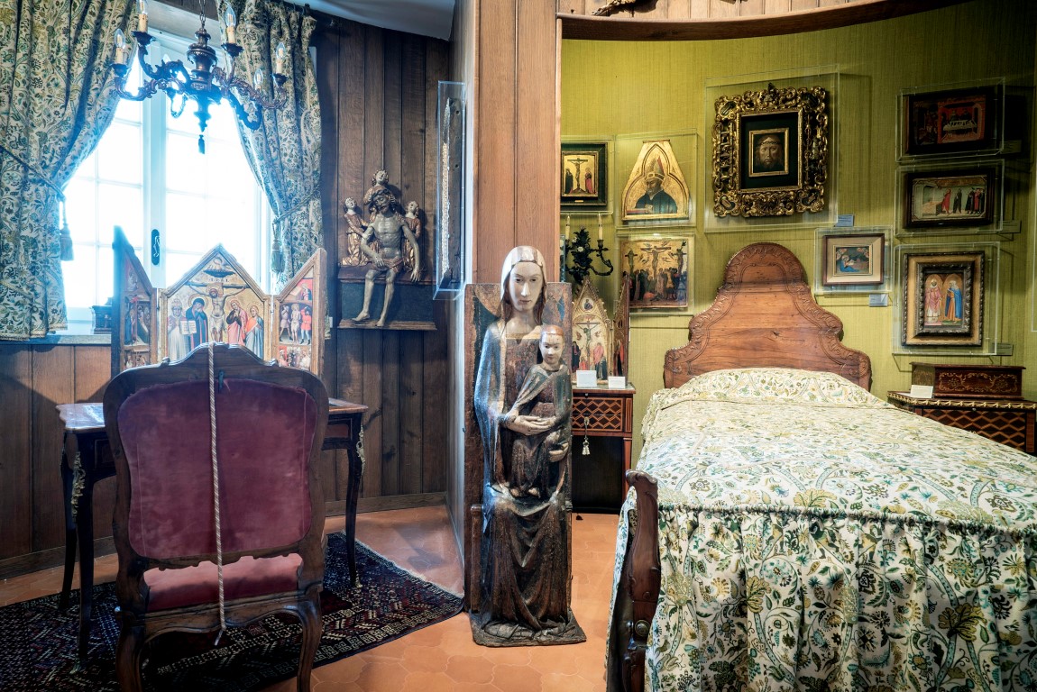 A bedroom in the tower at Francesco Federico Cerruti’s villa in Rivoli, Italy, May 1, 2019. Cerruti’s collection consists of about 1,000 items displayed in the quirky Provençal-style villa he built in the 1960s. (Alessandro Grassani/The New York Times) A bedroom in the tower at Francesco Federico Cerruti’s villa in Rivoli, Italy, May 1, 2019. Cerruti’s collection consists of about 1,000 items displayed in the quirky Provençal-style villa he built in the 1960s. (Alessandro Grassani/The New York Times)