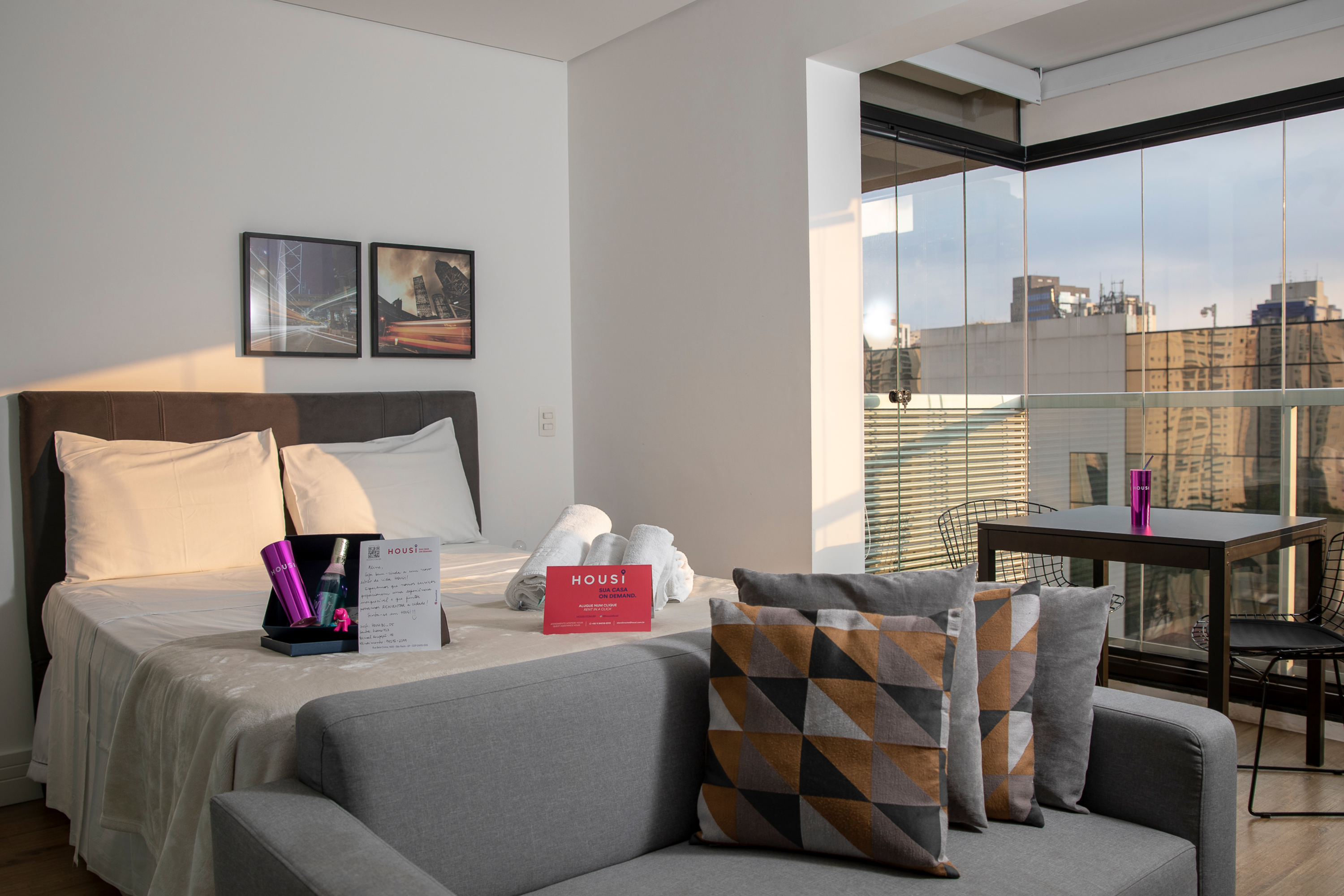A Housi tem como proposta oferecer “casas on demand”, com a premissa de que hoje é possível morar onde quiser, por quanto tempo quiser e com uma série de serviços e facilidades, como um hotel. Fotos: Housi/Divulgação A Housi tem como proposta oferecer “casas on demand”, com a premissa de que hoje é possível morar onde quiser, por quanto tempo quiser e com uma série de serviços e facilidades, como um hotel. Fotos: Housi/Divulgação