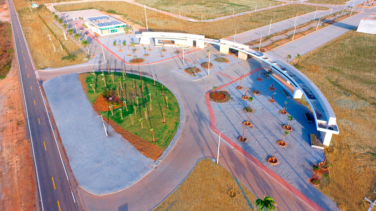 A Smart City Laguna tem iluminação inteligente, que reduz o consumo de energia, pavimentação drenante e mais uma série de tecnologias, como a conexão dos moradores com a cidade a partir de um aplicativo no smartphone. Foto: Divulgação/Smart City Laguna A Smart City Laguna tem iluminação inteligente, que reduz o consumo de energia, pavimentação drenante e mais uma série de tecnologias, como a conexão dos moradores com a cidade a partir de um aplicativo no smartphone. Foto: Divulgação/Smart City Laguna