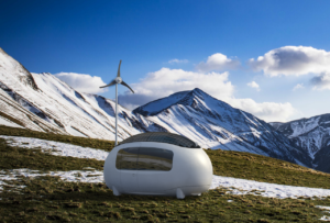 Seis tendências mostram como será o morar do futuro A Ecocápsula é uma microcasa de 6,3 m² que utiliza energia solar, eólica e ainda filtra a água da chuva. Você viveria em um espaço tão pequeno? Foto: Divulgação