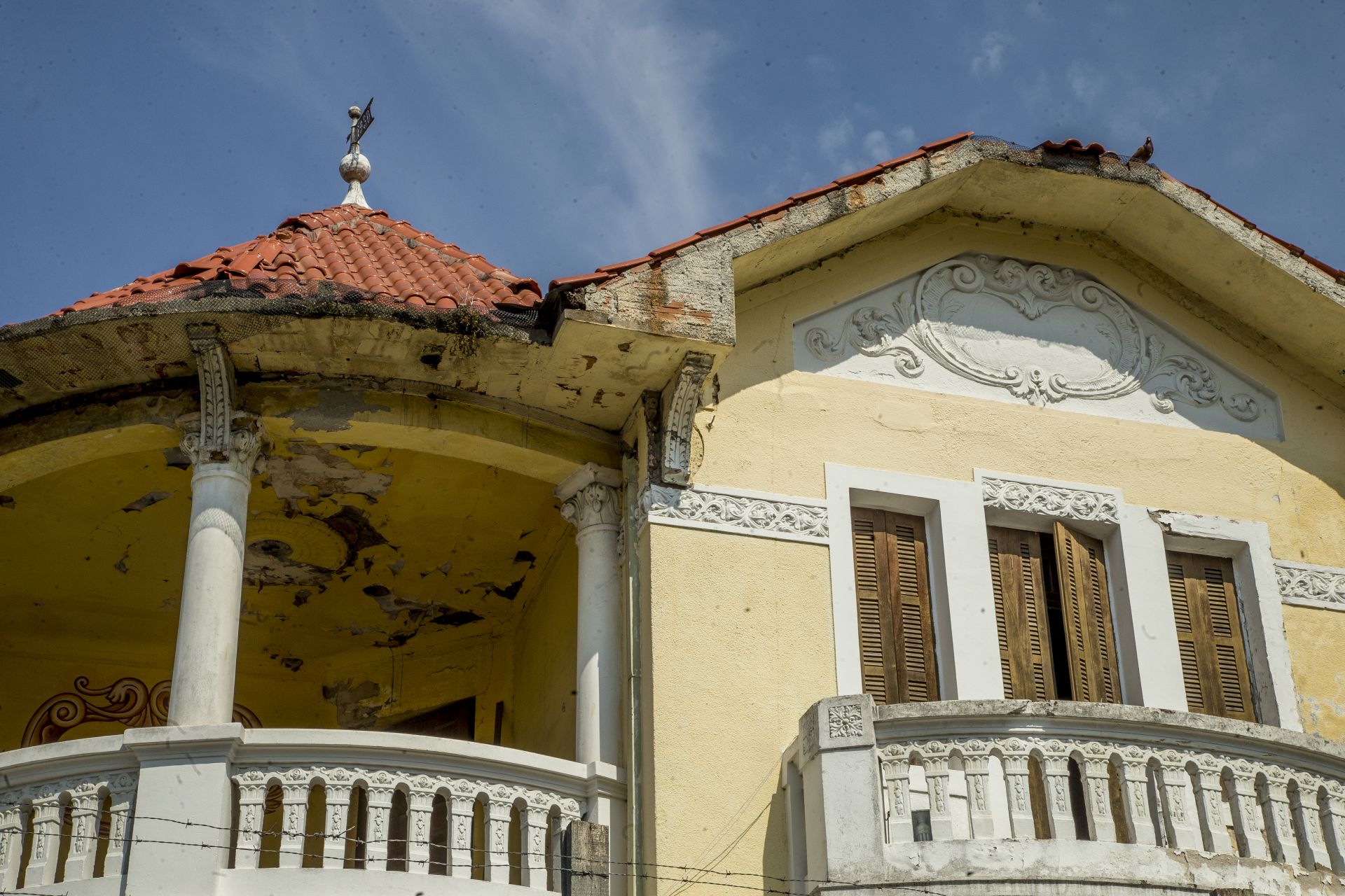 A construção é considerada uma Unidade de Interesse de Preservação (UIP), mas está em péssimo estado. Foto: Hugo Harada/Gazeta do Povo A construção é considerada uma Unidade de Interesse de Preservação (UIP), mas está em péssimo estado. Foto: Hugo Harada/Gazeta do Povo