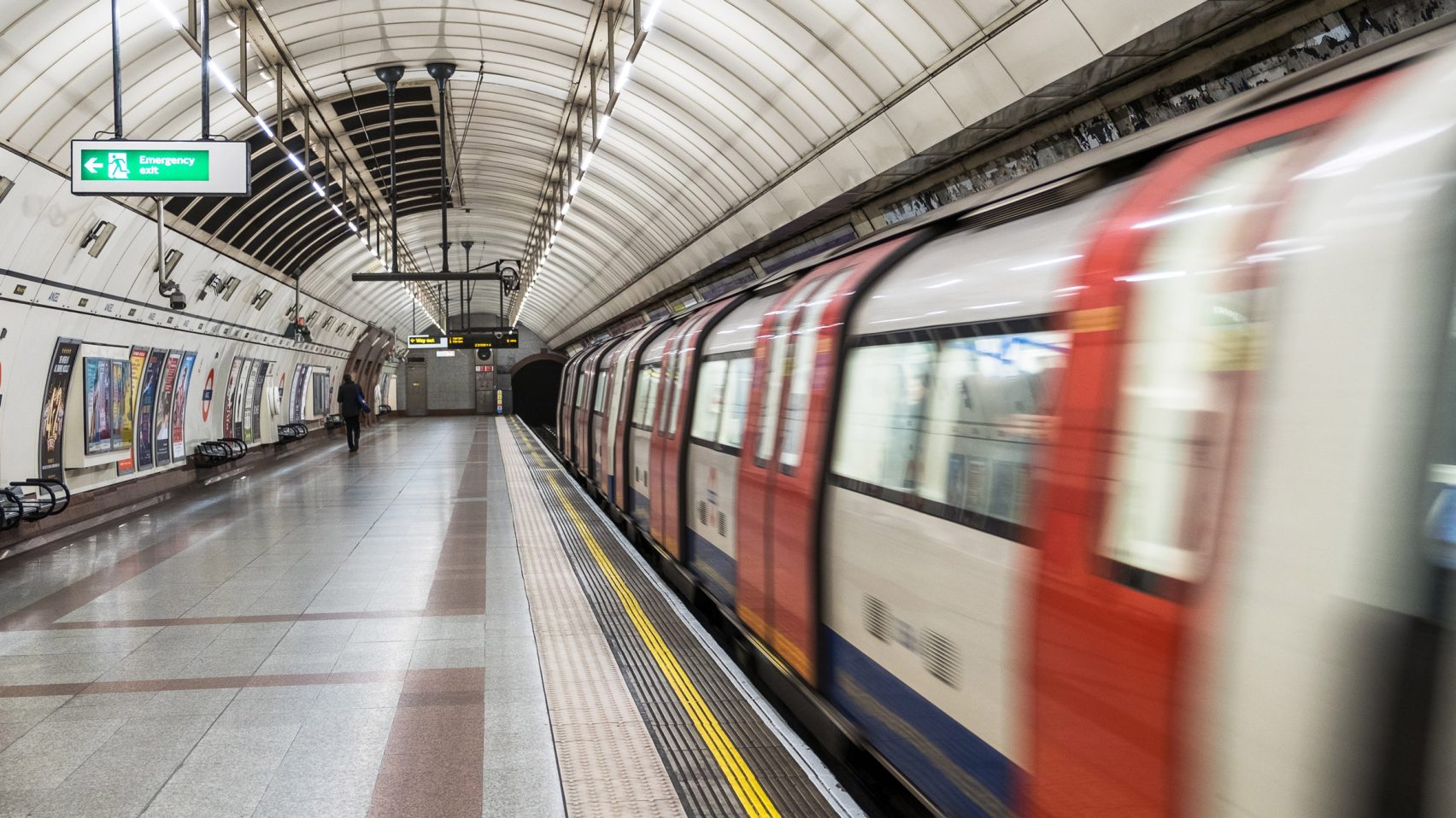 Calor gerado pelo metrô de Londres será utilizado para aquecer 1,3 mil casas Calor gerado pelo metrô de Londres será utilizado para aquecer 1,3 mil casas