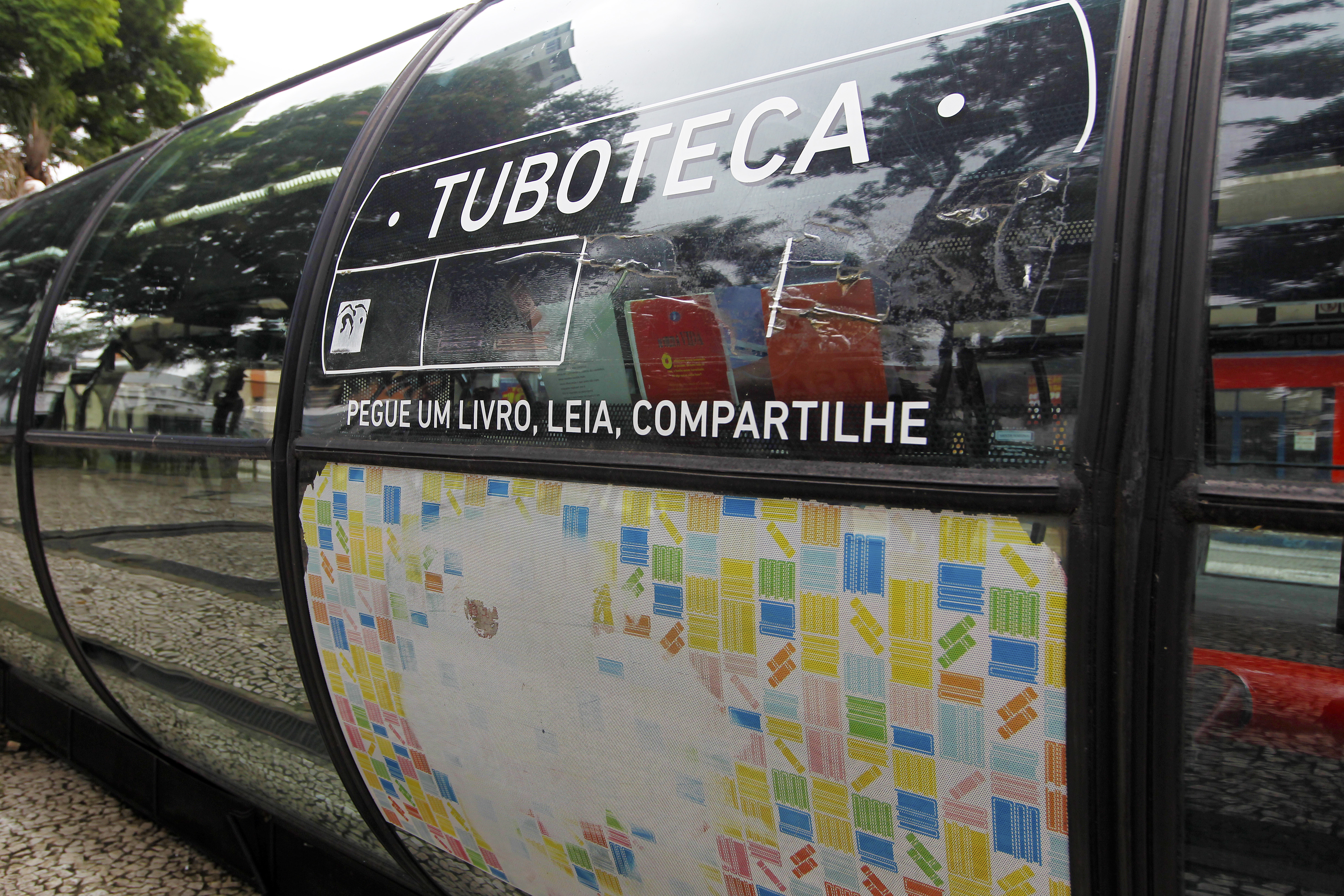 Uma biblioteca na estrutura de uma estação-tubo é exemplo de design de serviço de sucesso. Foto: Antônio More/ Arquivo / Gazeta do Povo Uma biblioteca na estrutura de uma estação-tubo é exemplo de design de serviço de sucesso. Foto: Antônio More/ Arquivo / Gazeta do Povo