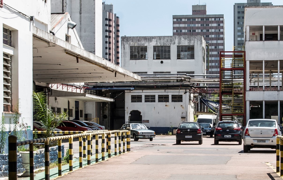 Projeto propõe preservação de 12% da antiga fábrica da Ambev na nova Cidade da Polícia Projeto propõe preservação de 12% da antiga fábrica da Ambev na nova Cidade da Polícia