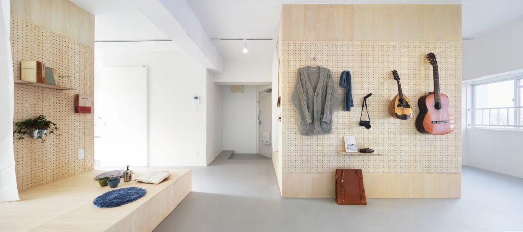 15 ideias para usar o peg board, novo queridinho da organização Foto: Forward Stroke / Koji Okumura