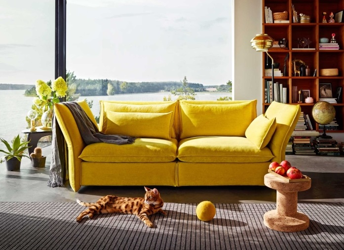 Os banquinhos de cortiça de
Jasper Morrison para a Vitra ganham nova função como mesa de centro: as peças trazem personalidade e movimento. Foto: Vitra/ Divulgação Os banquinhos de cortiça de
Jasper Morrison para a Vitra ganham nova função como mesa de centro: as peças trazem personalidade e movimento. Foto: Vitra/ Divulgação