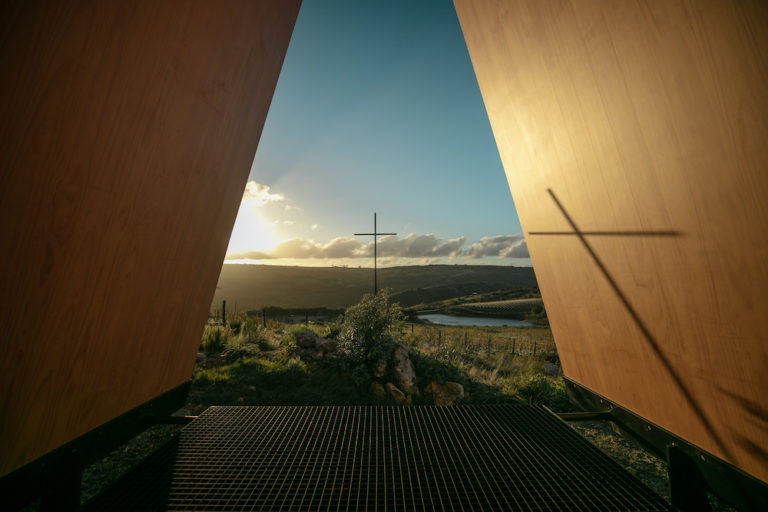 A Capela Sacromonte, premiada com menção honrosa, é assinada pelo escritório MAPA Arquitetos e fica nas Serras do Carapé, em Maldonado, Uruguai. Foto: Tati Kimelman/Divulgação