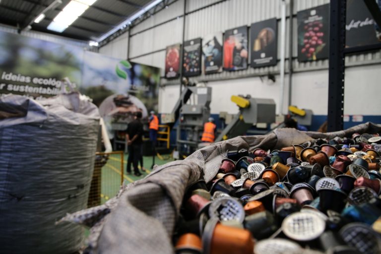 Centro de Reciclagem da Nespresso: material vindo dos 100 pontos de coleta da marca é reciclado; índice neste ano é de 23%. Foto: Deividi Correa/Ag News