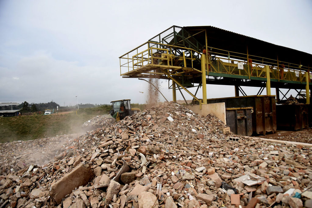 Cidade recicla 100% dos resíduos da construção civil e reaproveita em obras públicas Jundiaí, no interior de São Paulo, implantou sistema que consegue reciclar 100% dos resíduos. Foto: Divulgação