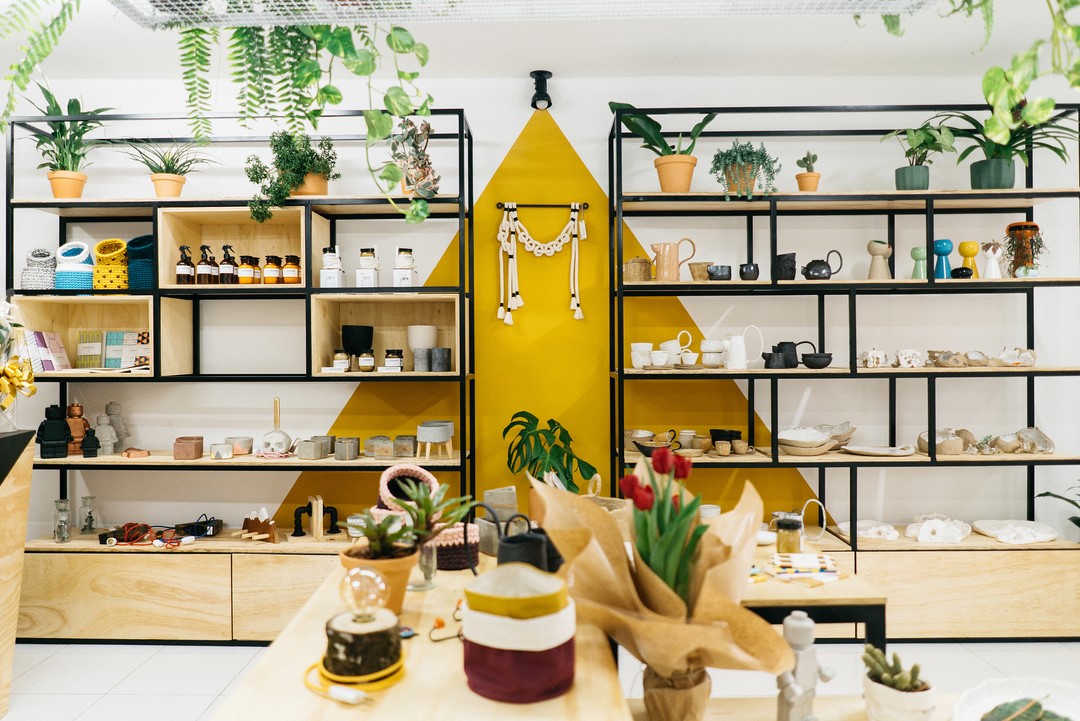 A Nymphea foi inaugurada em maio e concentra loja de decoração, galeria de arte, atelier e espaço para workshops. Foto: Facebook/Reprodução